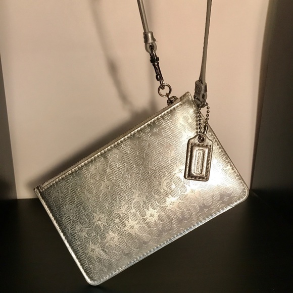 Coach Handbags - Coach Small Wristlet